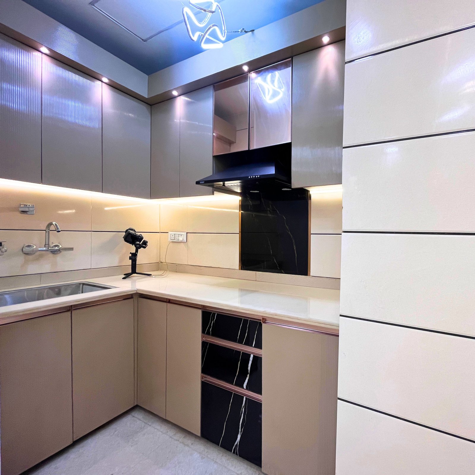 1 BHK Flats in Dwarka Mor Near Metro at Best Price | Dwarka Mor Apartments 