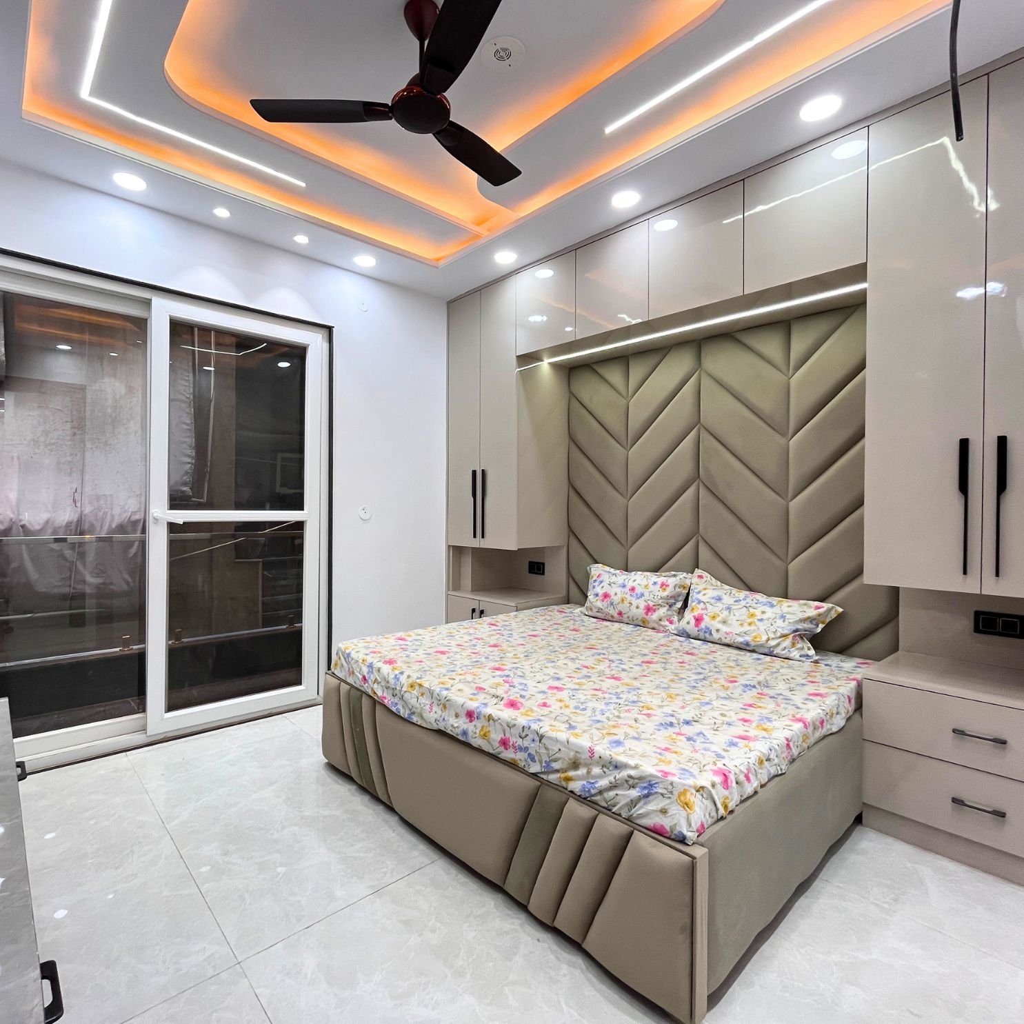 Fully Furnished 4 BHK Flat in Uttam Nagar Near Metro | Loan Facility | Book Now