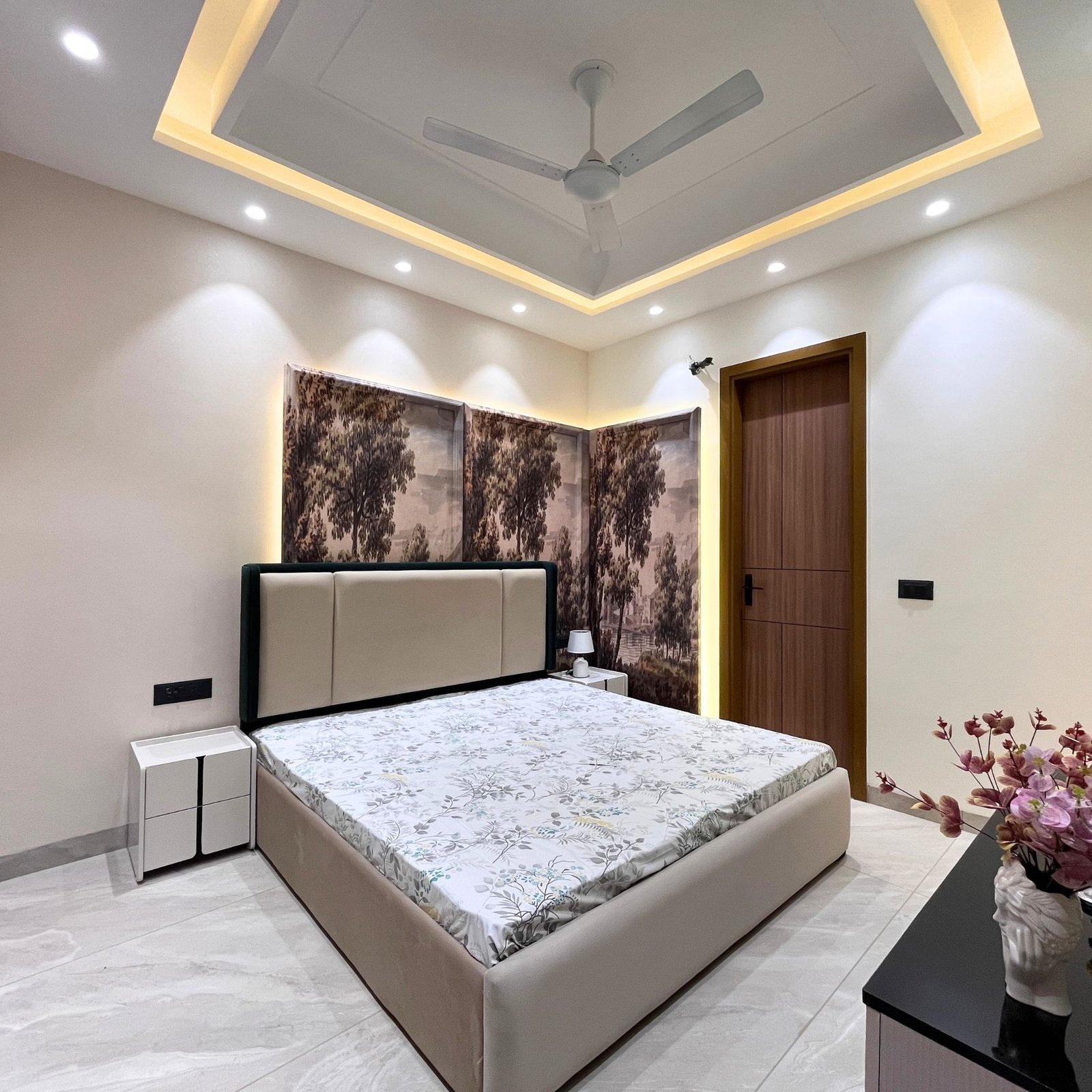 Spacious Semi Furnished 4 BHK Flat in Uttam Nagar | Best Builders in Uttam Nagar